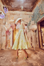 Load image into Gallery viewer, Ombre Floral Midi With Fringes