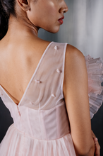 Load image into Gallery viewer, Two Tone Draped Cabbage Top