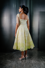 Load image into Gallery viewer, Ombre Floral Midi With Fringes