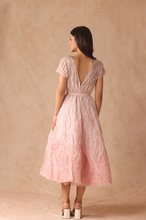Load image into Gallery viewer, Ombre Texture Midi With Belt