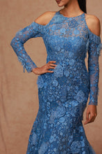 Load image into Gallery viewer, Bridal Gown with Belt