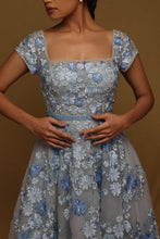 Load image into Gallery viewer, Bunch Floral Midi with Belt