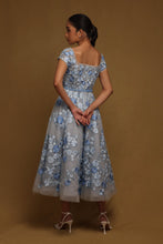 Load image into Gallery viewer, Bunch Floral Midi with Belt