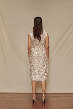 Load image into Gallery viewer, Bunch Floral Vest Dress with Belt