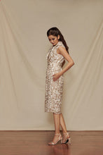 Load image into Gallery viewer, Bunch Floral Vest Dress with Belt